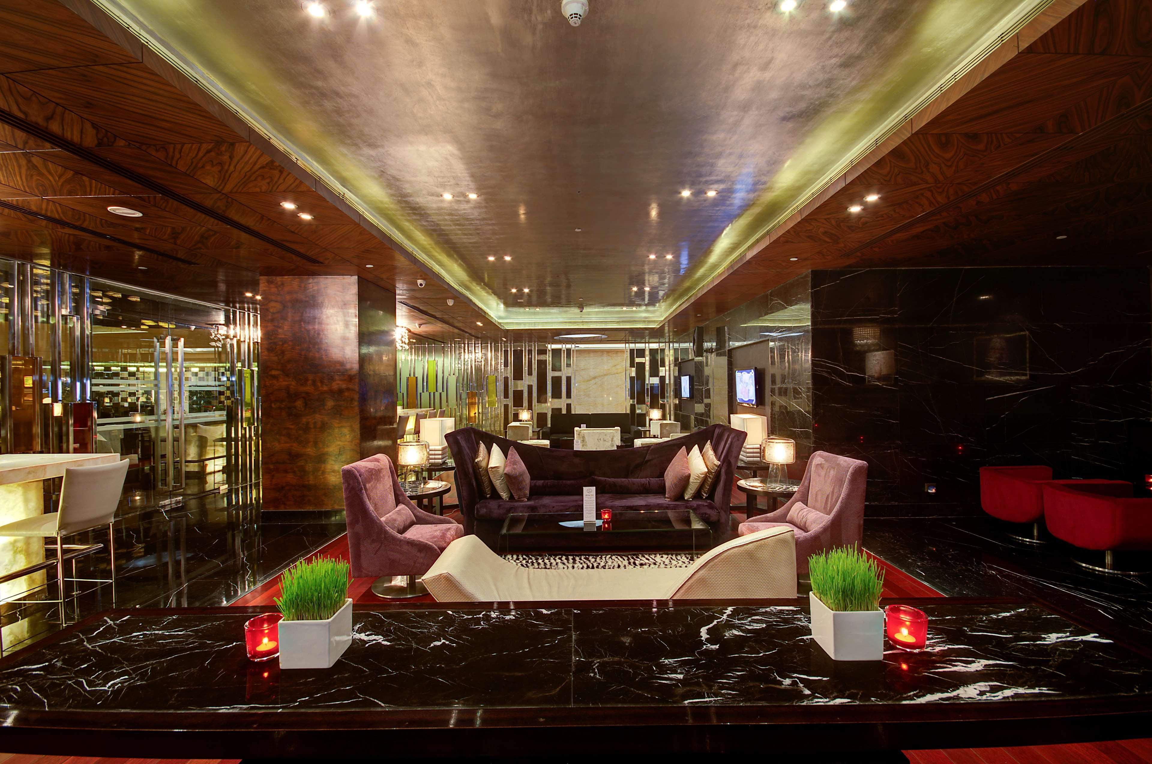 Radisson Blu Kaushambi Delhi Ncr Hotel กาเซียบัด ภายนอก รูปภาพ