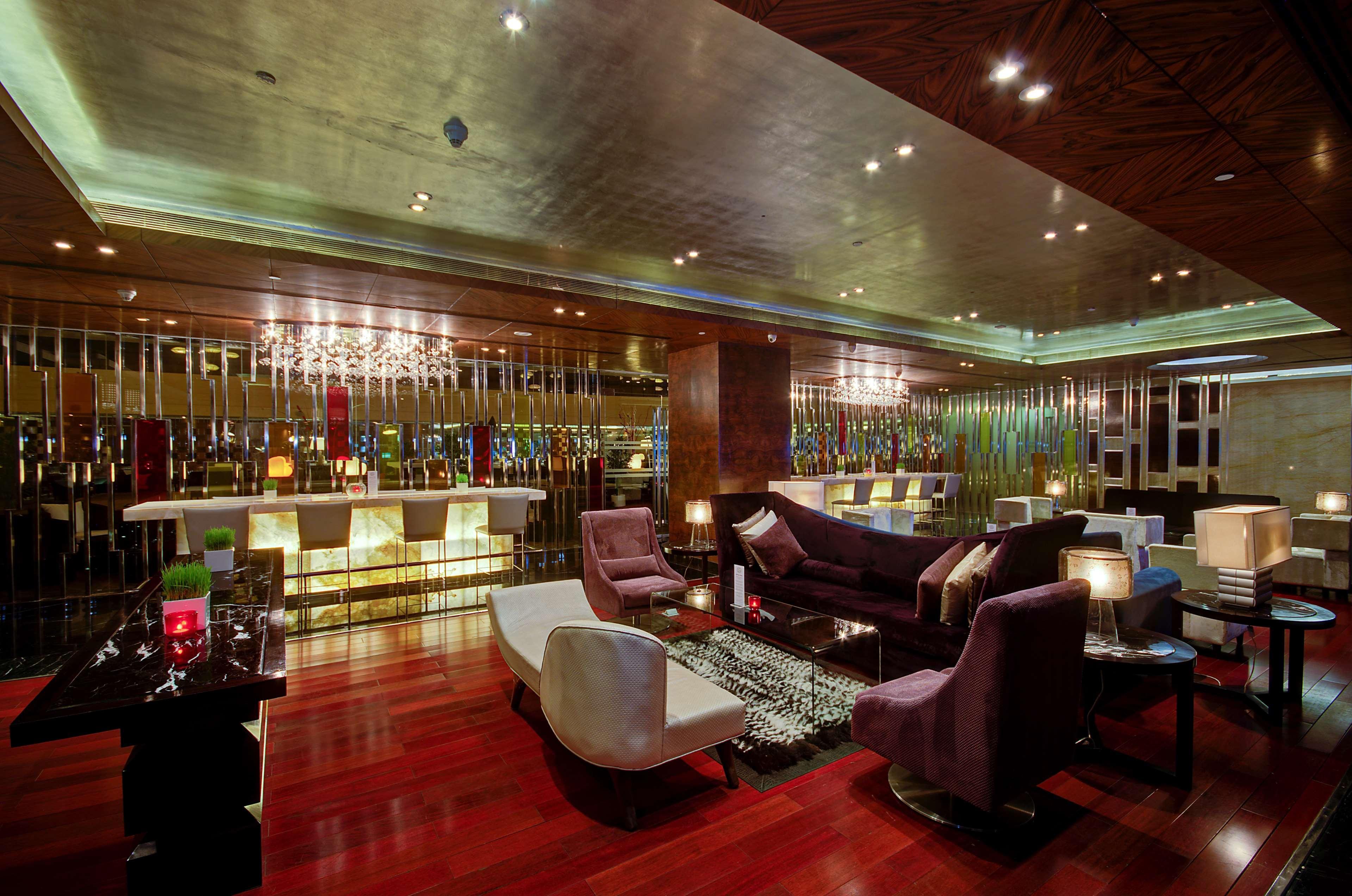 Radisson Blu Kaushambi Delhi Ncr Hotel กาเซียบัด ภายนอก รูปภาพ