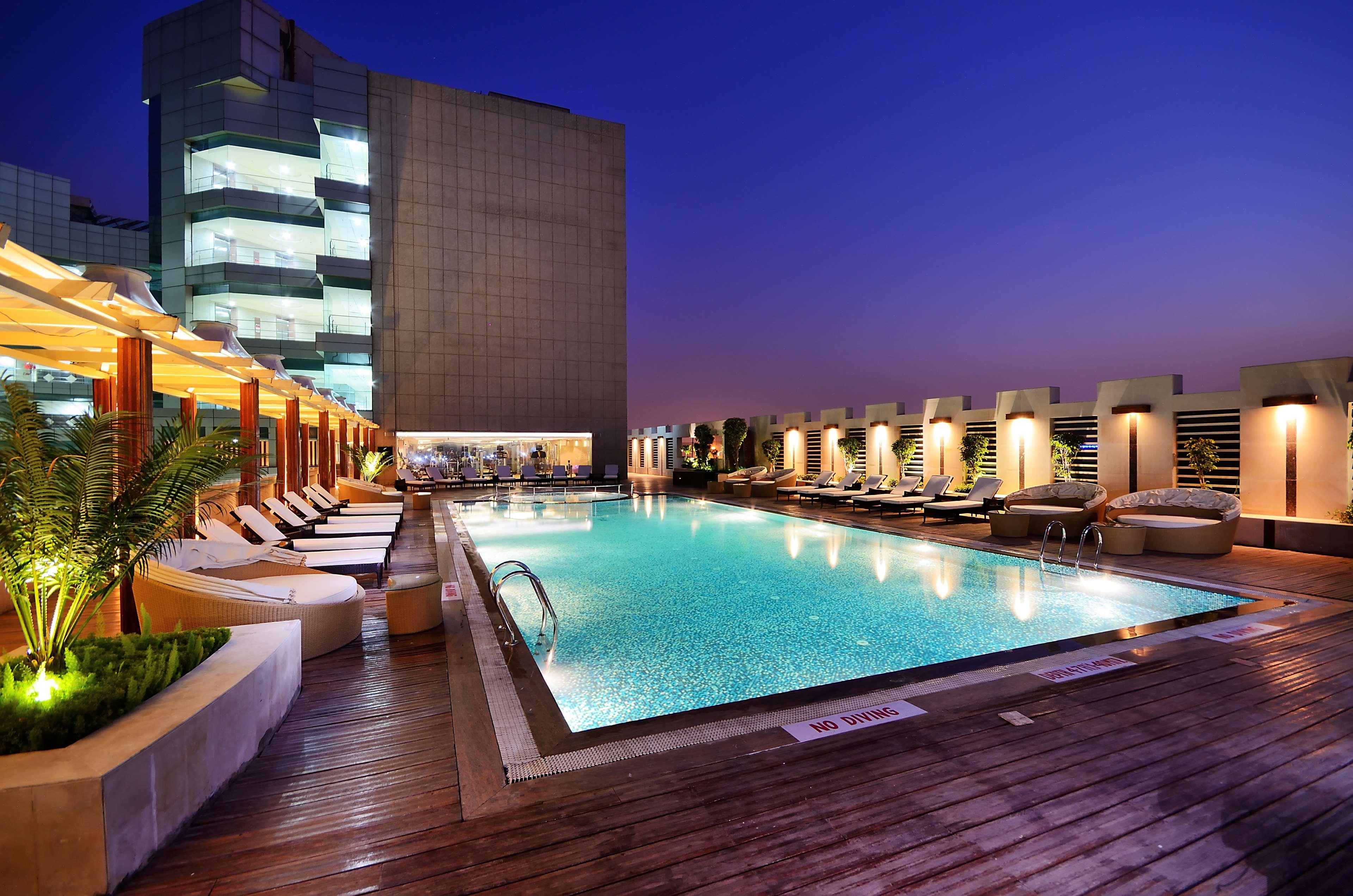 Radisson Blu Kaushambi Delhi Ncr Hotel กาเซียบัด ภายนอก รูปภาพ