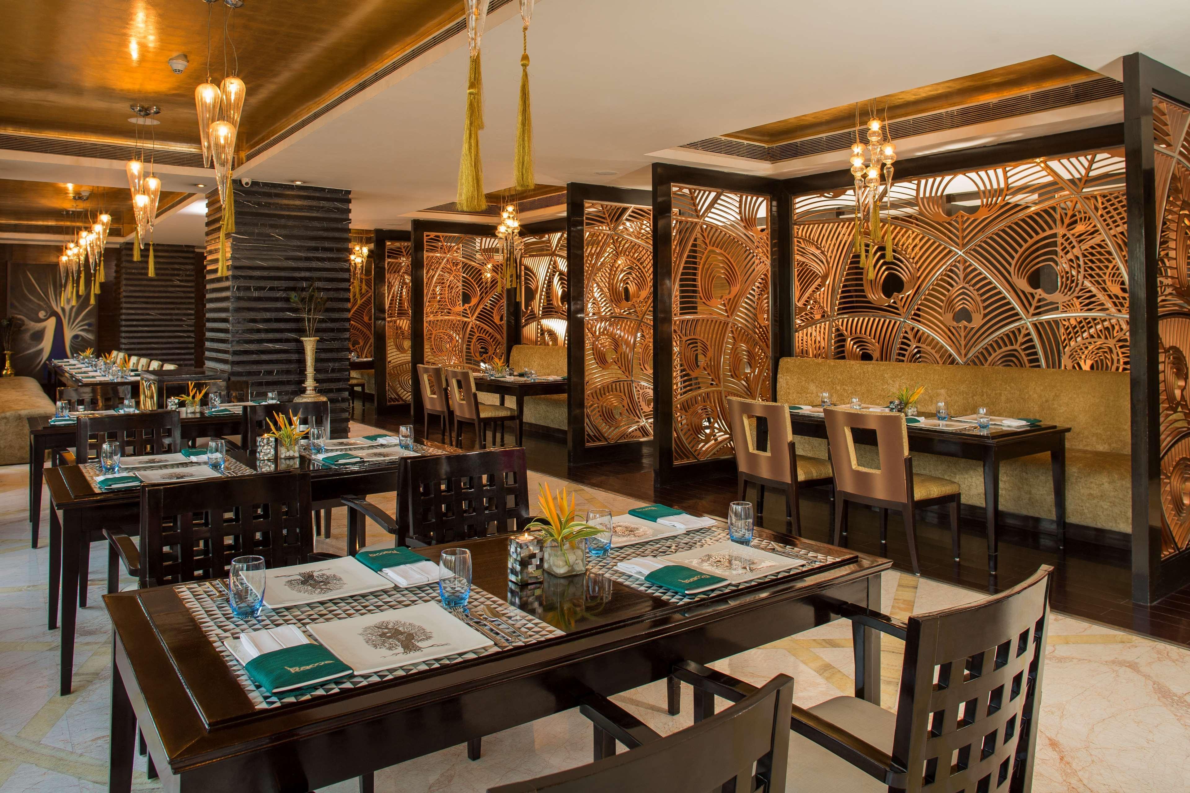 Radisson Blu Kaushambi Delhi Ncr Hotel กาเซียบัด ภายนอก รูปภาพ