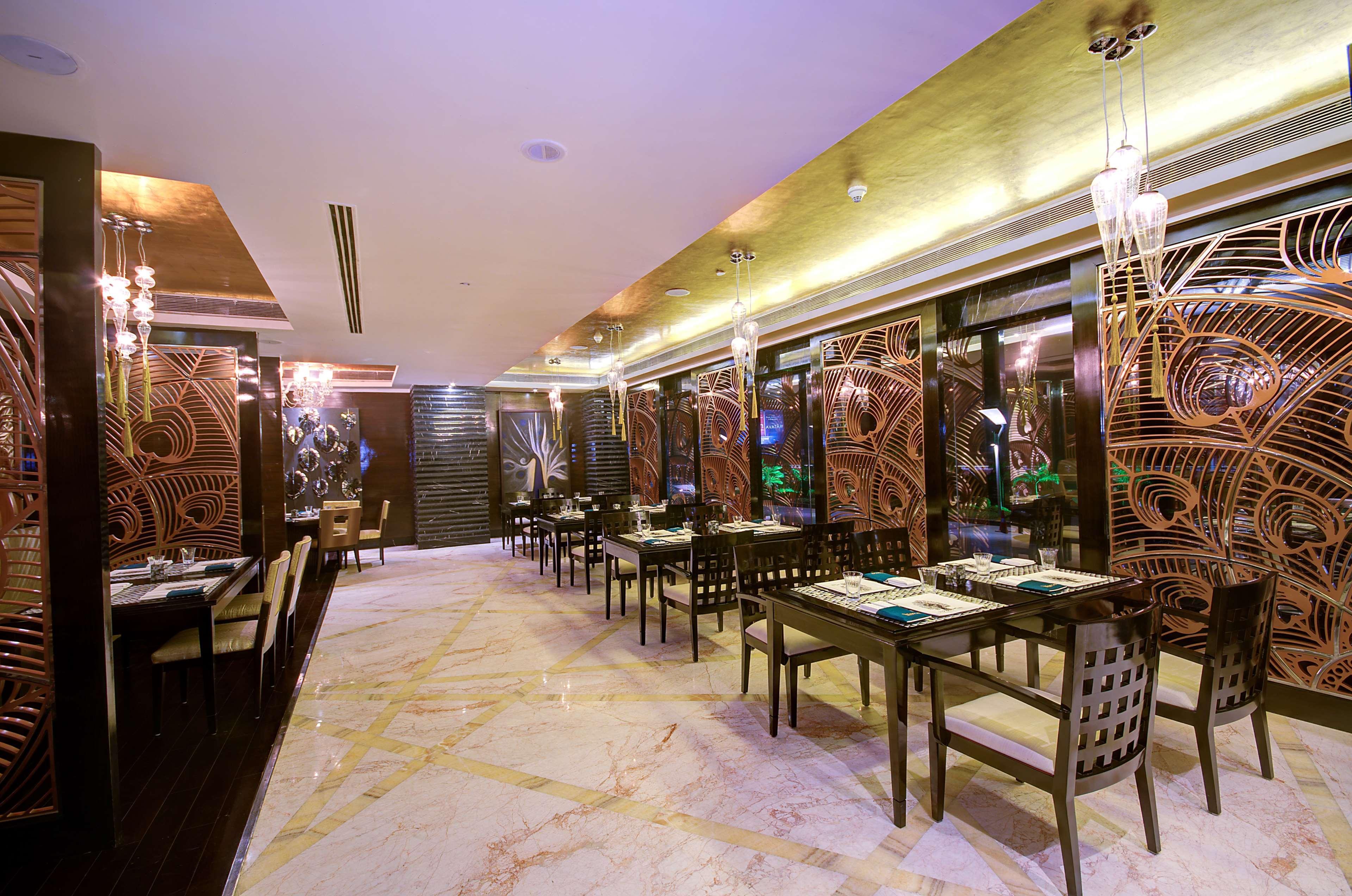 Radisson Blu Kaushambi Delhi Ncr Hotel กาเซียบัด ภายนอก รูปภาพ