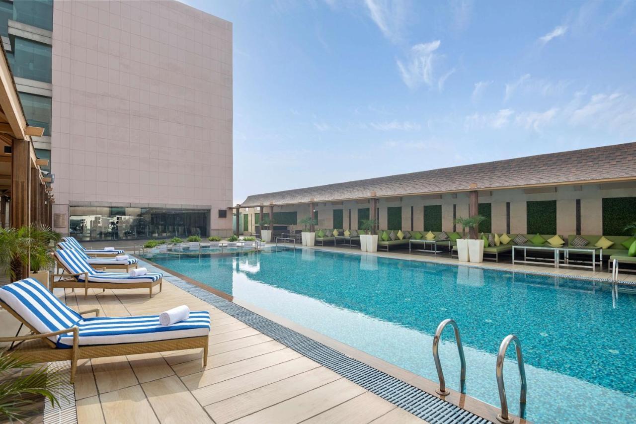 Radisson Blu Kaushambi Delhi Ncr Hotel กาเซียบัด ภายนอก รูปภาพ